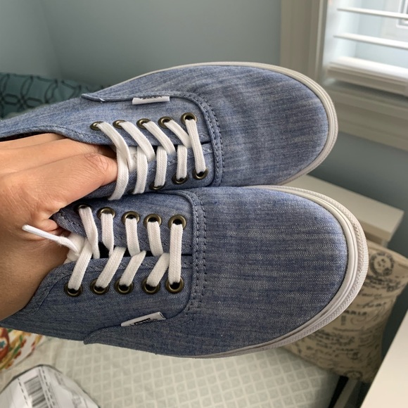 Vans - Picture 5 of 7